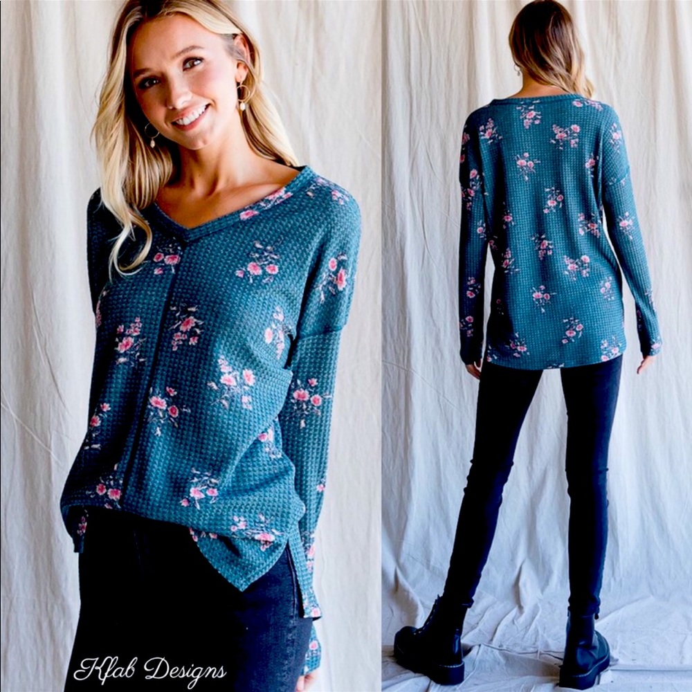 B60💚💗Soft+cute green print v-neck thermal top w/perfect work2weekend fun💚💗